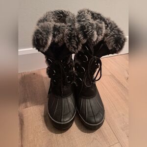 Khombu Winter Boots Size 8